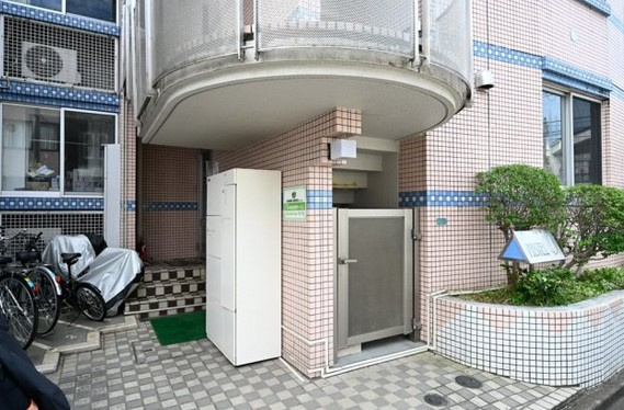 【エントランス】