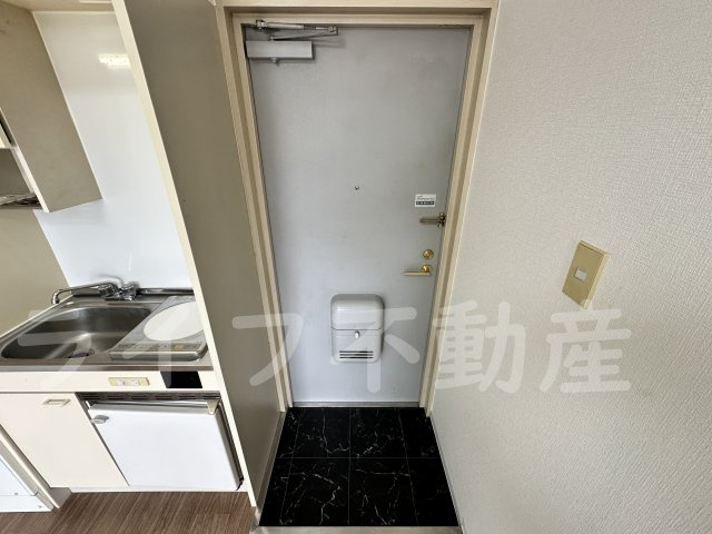メゾンサンパティークの玄関|収納もある玄関です