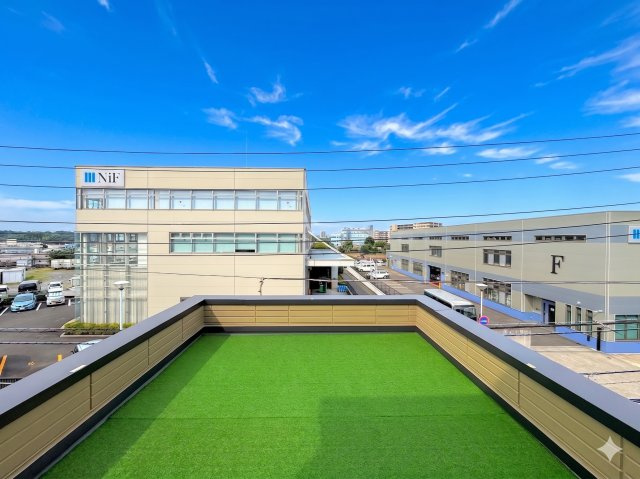 戸塚区上矢部町　中古戸建てのその他|［施工事例］◆ご家族の会話がはずむ、開放的なＬＤＫです。休日はお陽さまの光をたっぷりととりこめるぽかぽかリビングで過ごしませんか？

