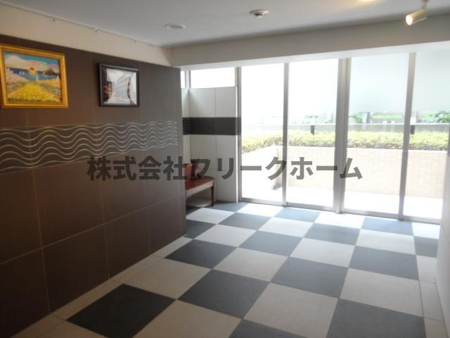三鷹市下連雀８丁目の賃貸マンションのロビー