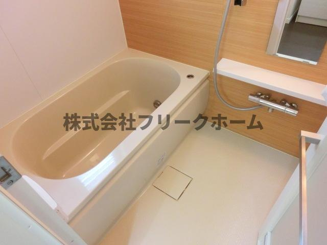 三鷹市下連雀８丁目の賃貸マンションの浴室