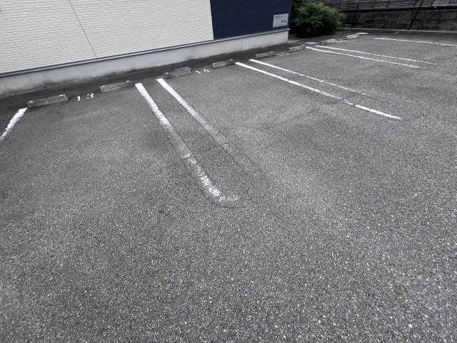 コスモグレイスＢの駐車場