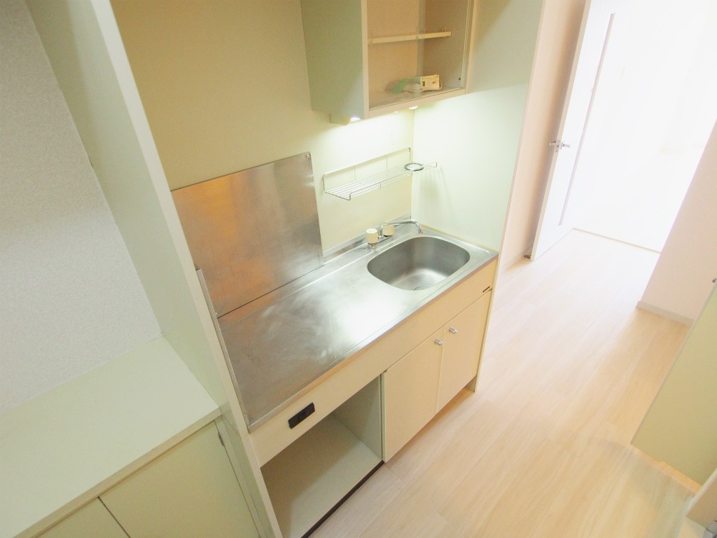 今本ビルのキッチン|別部屋の写真です。ご参考にご覧ください。