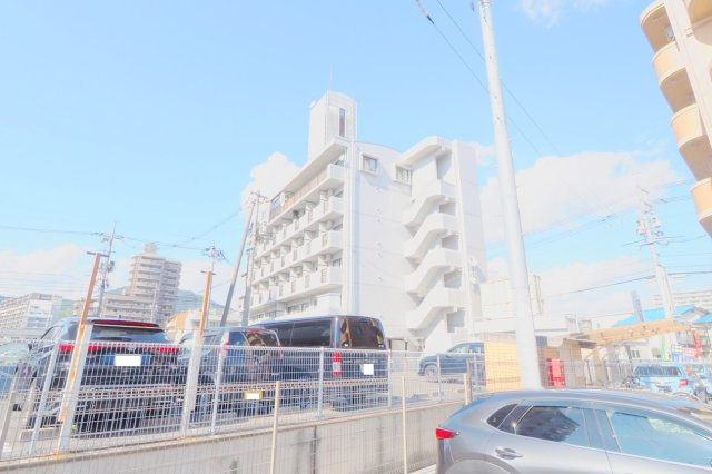 今本ビルの外観