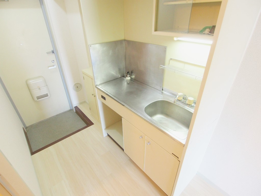 今本ビルのキッチン|別部屋の写真です。ご参考にご覧ください。