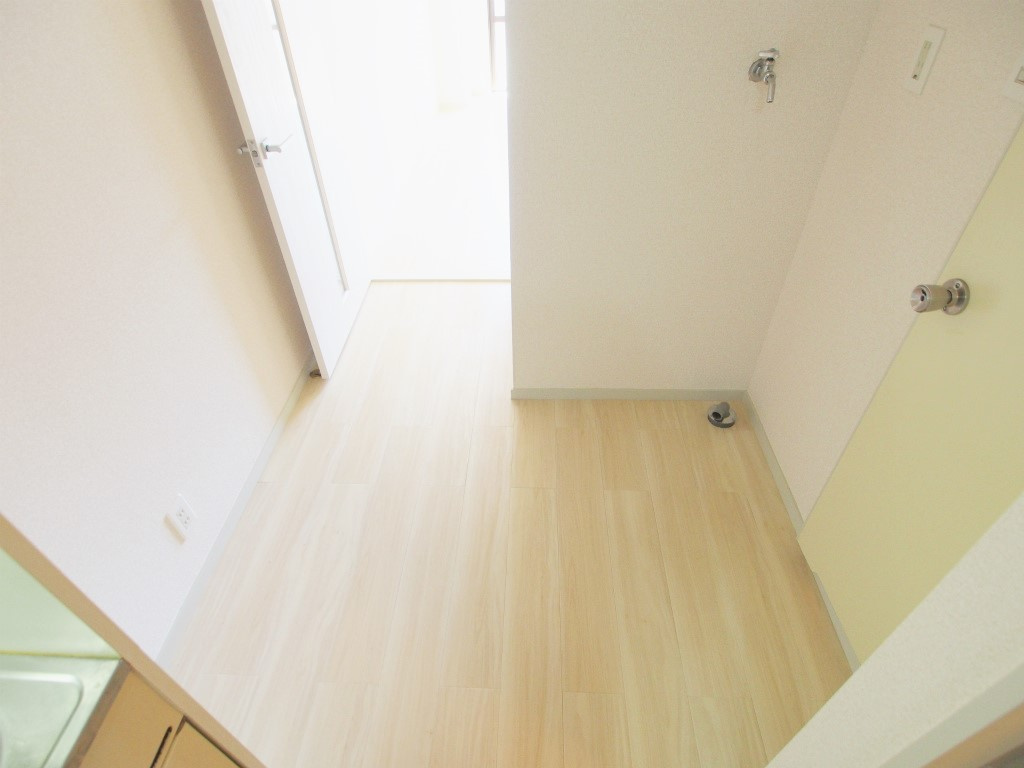 今本ビルの洗面所|別部屋の写真です。ご参考にご覧ください。
