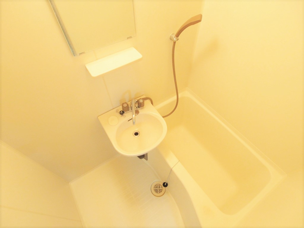 今本ビルの浴室|別部屋の写真です。ご参考にご覧ください。