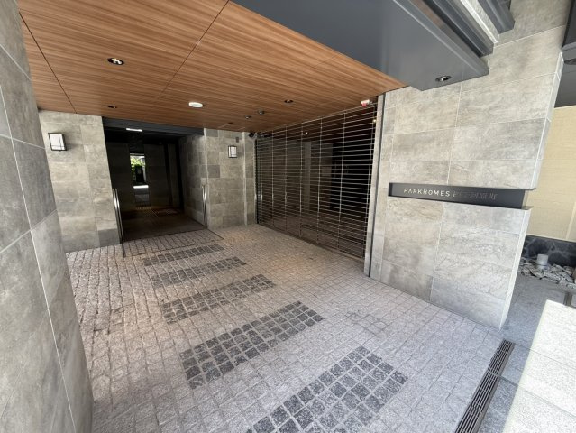 パークホームズ四条河原町のエントランス