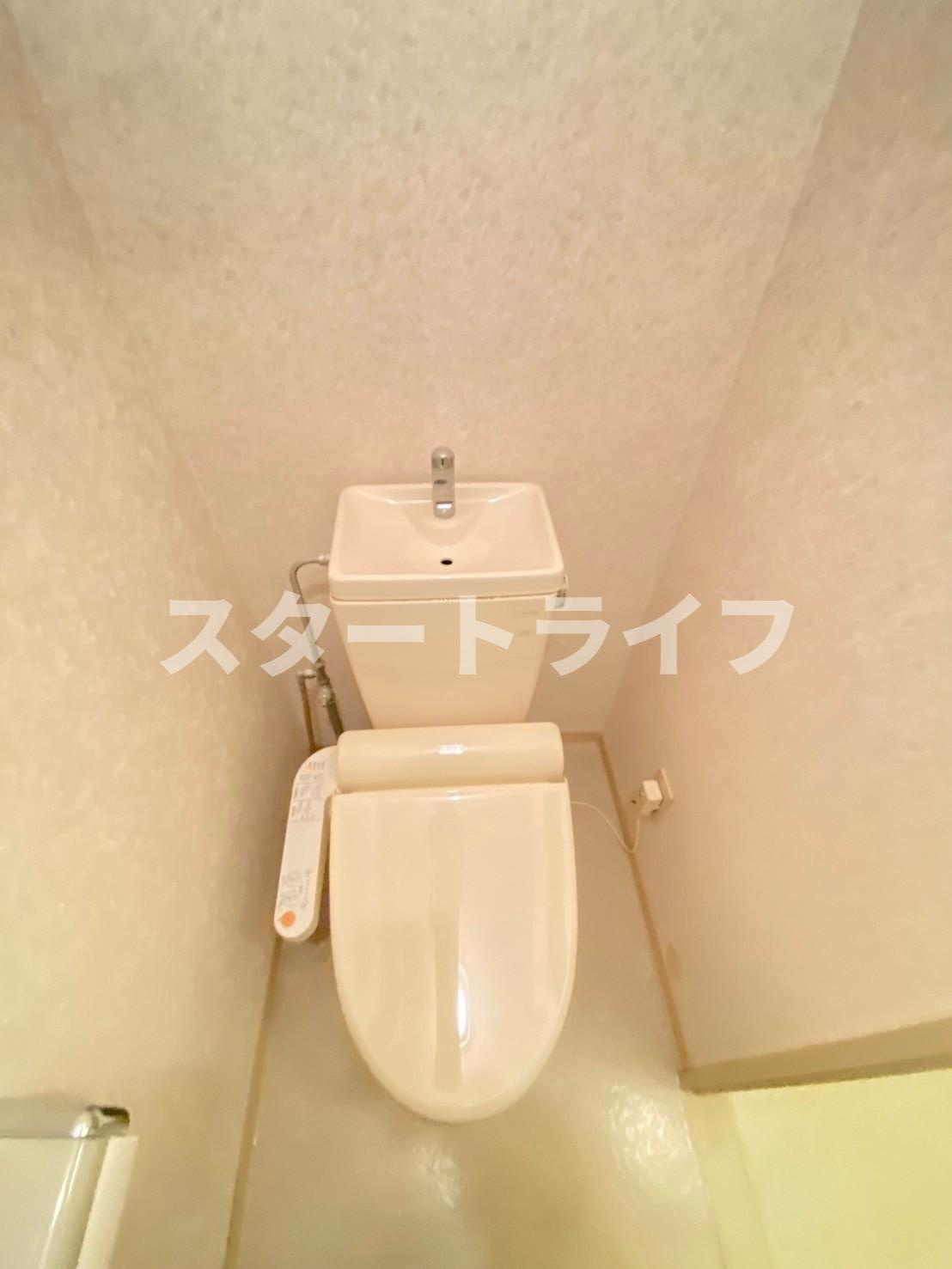 大阪市淀川区西中島６丁目の賃貸マンションのトイレ