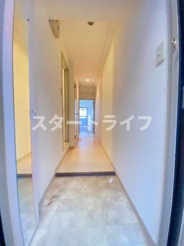 大阪市淀川区西中島６丁目の賃貸マンションの玄関