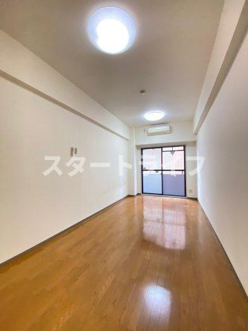 大阪市淀川区西中島６丁目の賃貸マンションの居間・リビング