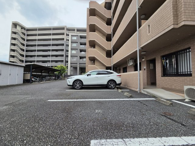 ガーデンヒルズ　さくらの駐車場