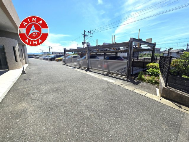 フローレンス名島の駐車場|敷地内駐車場です。