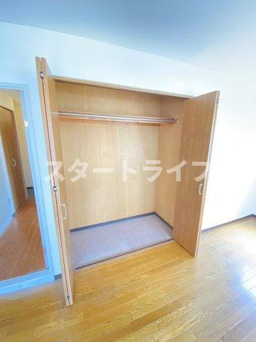 大阪市淀川区木川西４丁目の賃貸マンションの収納