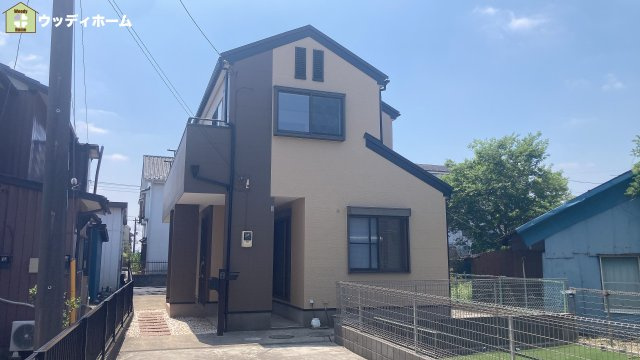 越谷市南荻島　中古一戸建ての外観