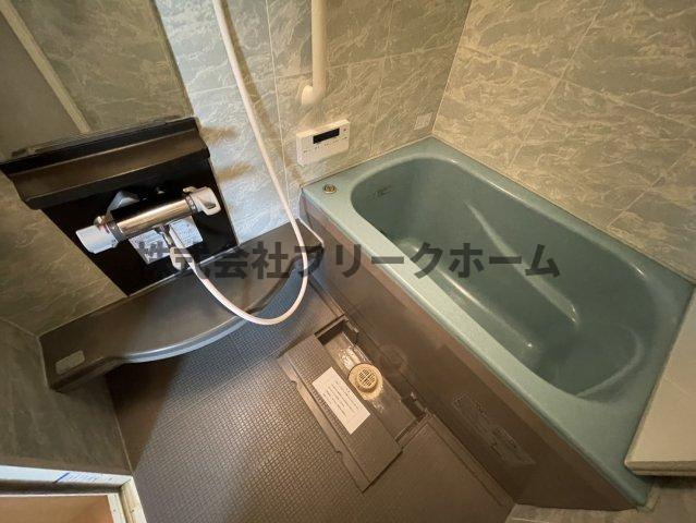 武蔵野市西久保３丁目のアパートの浴室