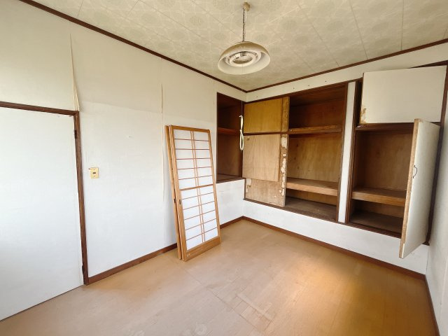 【中古戸建】前橋市箱田町の洋室|■2階洋室｜お子様の成長に伴い、子ども部屋という空間は寝る場所、勉強する場所、遊ぶ場所だけでなく子どもたちが将来自立していく為の重要な役割を果たします。