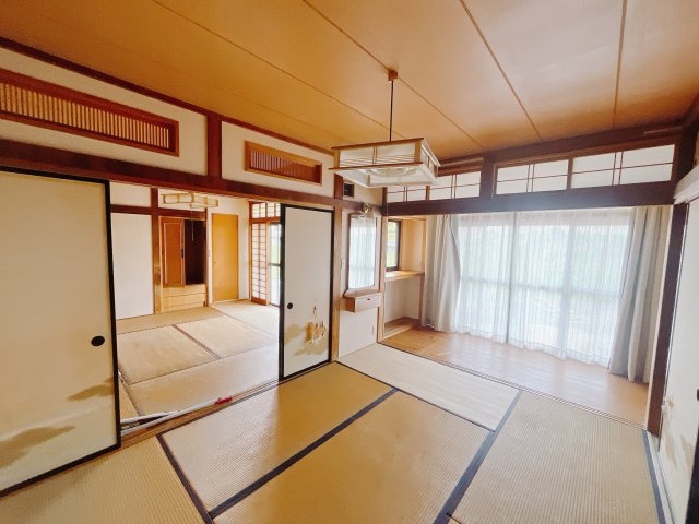 【中古戸建】前橋市箱田町の和室|■1階和室｜和室でしか味わえない畳ならではの香りや素材で和のやすらぎを感じてください♪休日はお子様とお昼寝するのにも最適です！