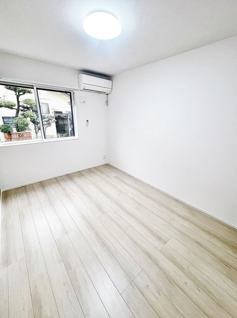 横浜市港南区笹下３丁目のアパートの居間・リビング