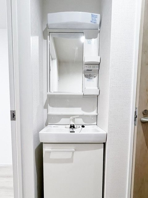 横浜市港南区笹下３丁目のアパートの洗面所