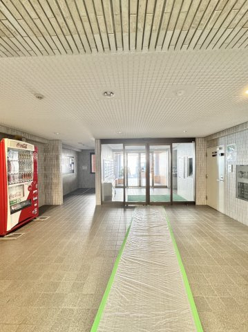 ダイアパレス琴似第四のエントランス|共用部廊下