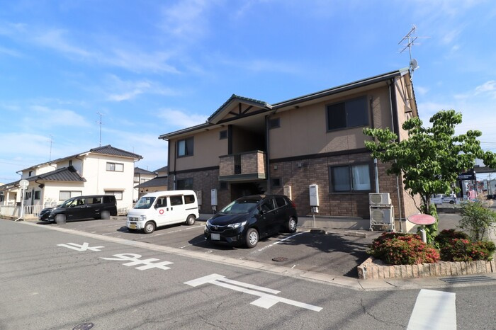 グレイスあかねの駐車場