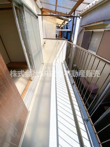 花園西町1丁目中古戸建のバルコニー|東側バルコニーは広く、陽当たり良好です♪