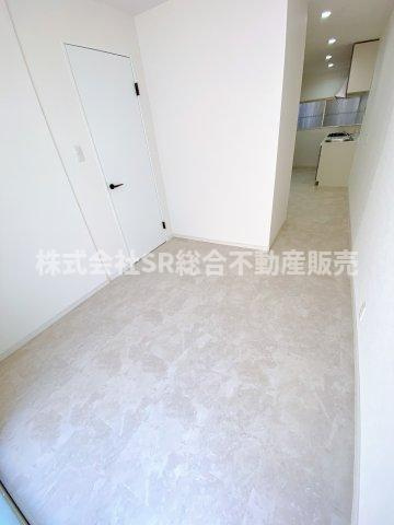 花園西町1丁目中古戸建の居間・リビング|ゆったりとした居間です