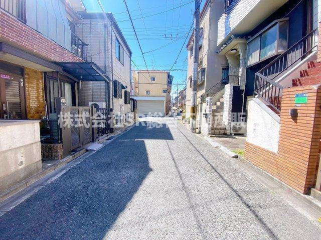 花園西町1丁目中古戸建の前面道路含む現地写真|前面道路含む現地写真です