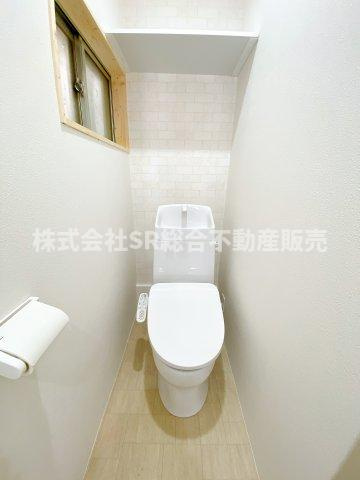花園西町1丁目中古戸建のトイレ|温水洗浄便座もございます♪