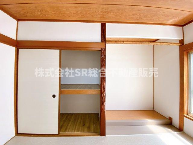 花園西町1丁目中古戸建の収納|床の間もあり、押入は収納容量たっぷりあります！