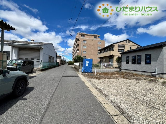 深谷市東方町　第6　新築一戸建て　リーブルガーデン　01の前面道路含む現地写真