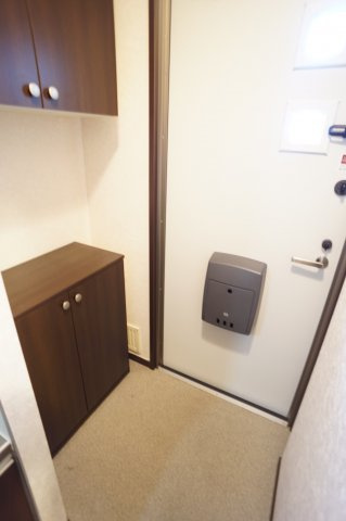 習志野市花咲１丁目のアパートの玄関|きれいな玄関です