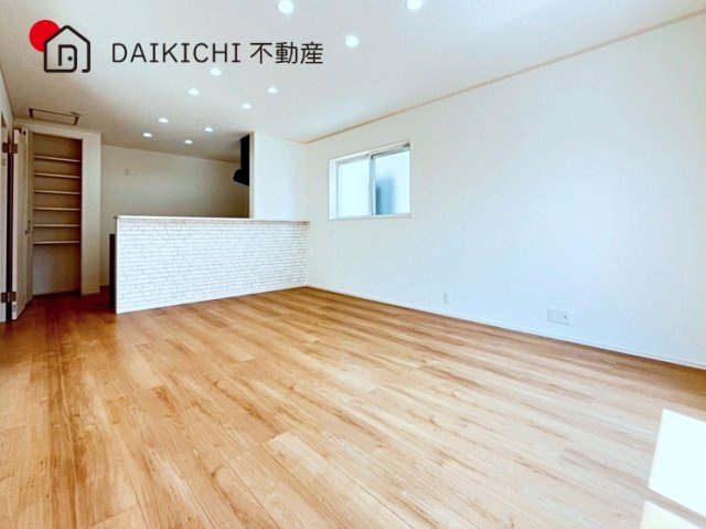 【居間・リビング】 | 行田市棚田町3丁目　全7棟　5号棟