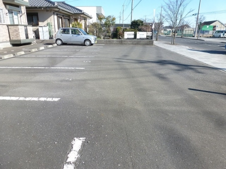 ドミトリーの駐車場