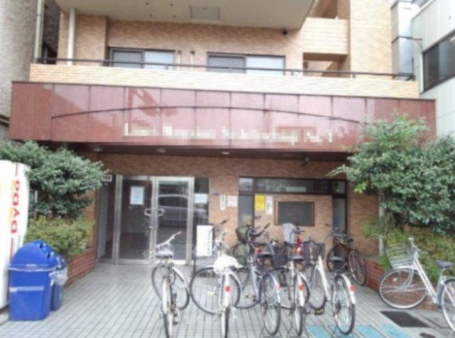 八王子市八木町の賃貸マンションのエントランス