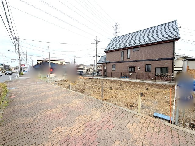 あきる野市野辺全１棟　新築戸建　の前面道路含む現地写真