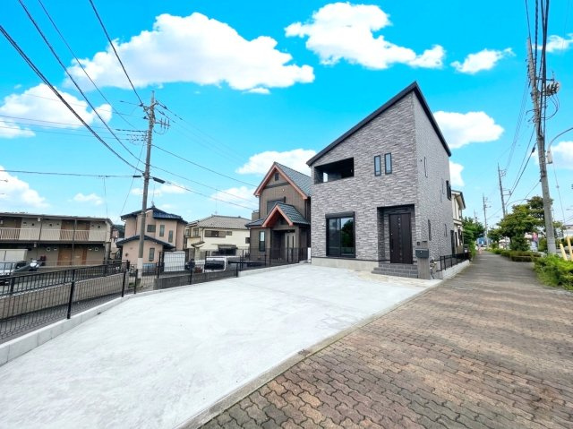 あきる野市野辺全１棟　新築戸建　の駐車場