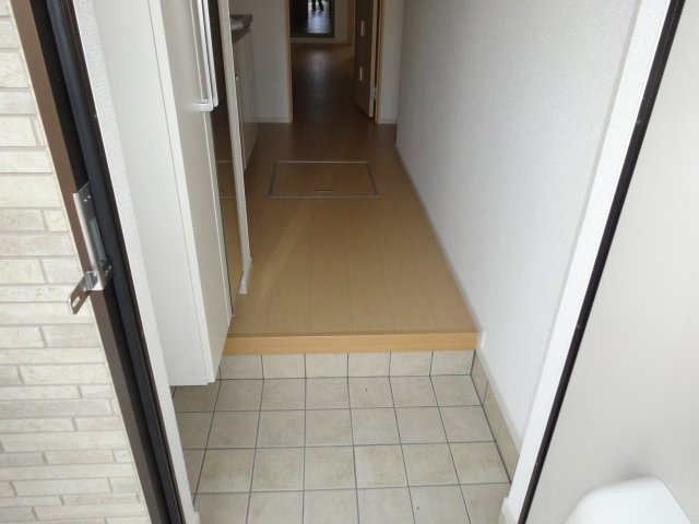 ラサクセション宝塚の玄関