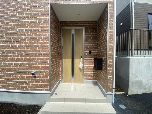 【仲介手数料０円】秦野市北矢名第15　新築一戸建て　全2棟のエントランス|秦野市北矢名第15　新築一戸建て　全2棟