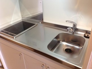レオネクスト八重のキッチン|コンパクトなキッチンで掃除もラクラク