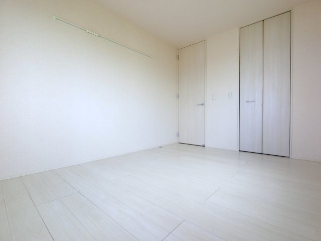 シャトーヒルズの洋室