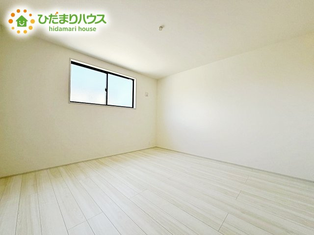 【寝室】 | ひたちなか市八幡町2期　新築戸建 | ベッドを置いても余裕の広さがあります。パソコンや趣味のスペースなどインテリアを考えるのも楽しみですね！