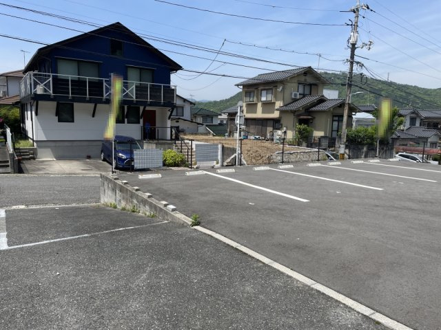 己斐大迫3丁目　一戸建ての前面道路含む現地写真|緑豊かな閑静な住宅地です。静かな住環境を保てます。