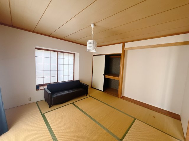 【中古戸建】高崎市倉賀野町の和室|■1階和室｜和室でしか味わえない畳ならではの香りや素材で和のやすらぎを感じてください♪休日はお子様とお昼寝するのにも最適です！