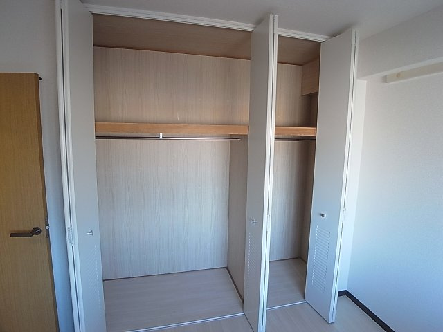 エスペラール神戸の収納|クローゼット広々してます