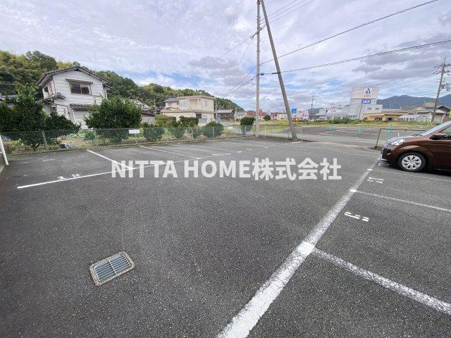 アネックスの駐車場|敷地内の駐車場は無料です(*^^)