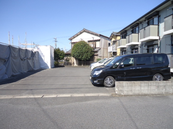 アネックス葵の駐車場