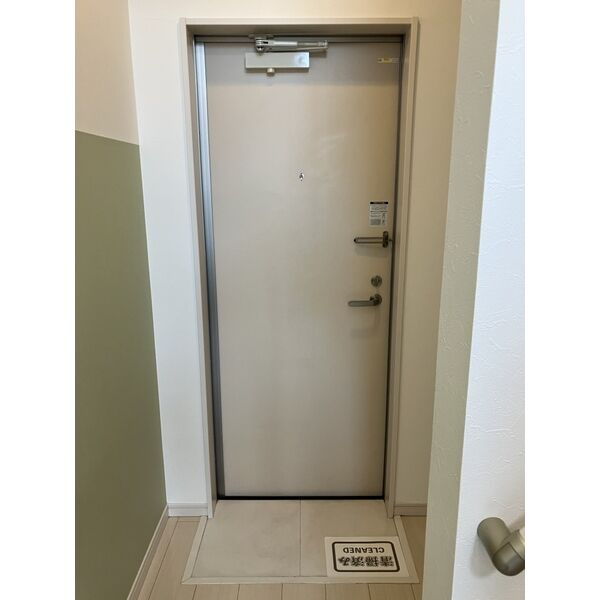 フレシールAの玄関