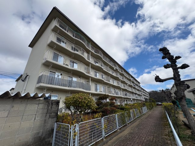 鈴蘭台ハウスの外観